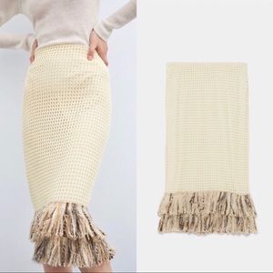 Zara women mesh Ecru skirt